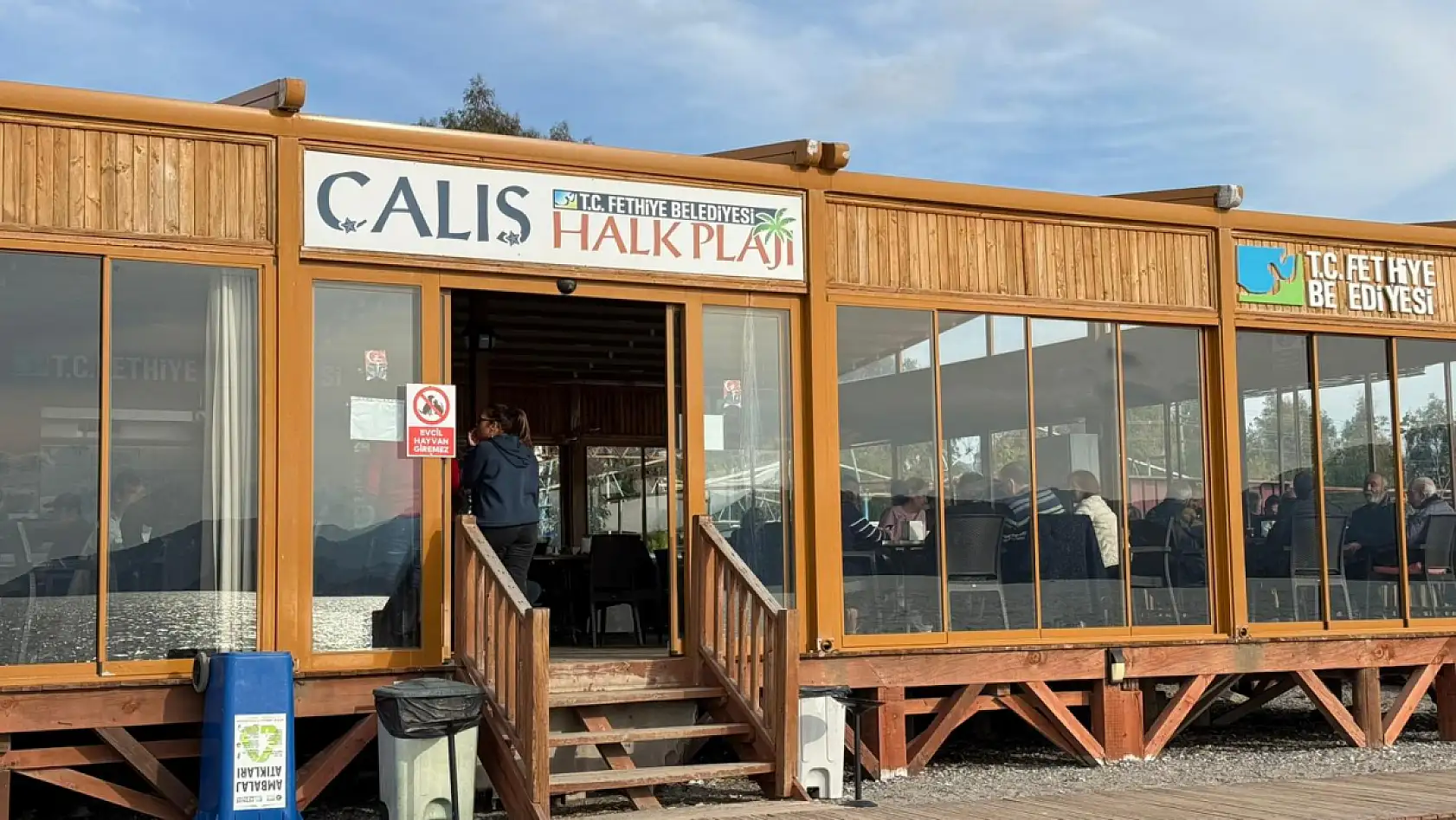 Çalış Halk Plajı kış sezonunda da vatandaşın uğrak noktası oldu