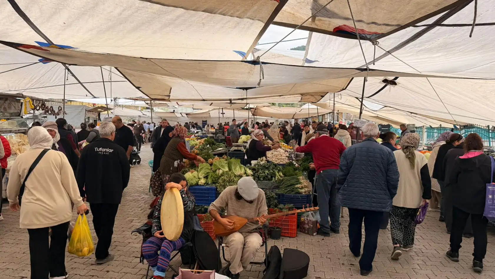 Fethiyespor-Galatasaray maçı nedeniyle Salı Pazarı 'Çarşamba' günü kurulacak