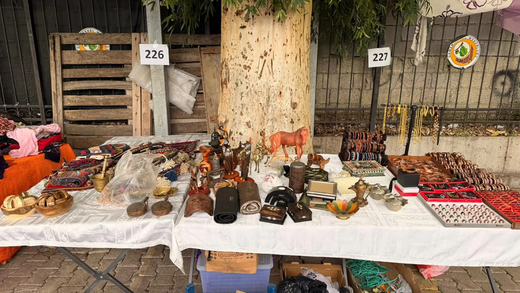 Fethiye Salı Pazarı'nda ayda bir 'İkinci El' alışverişi