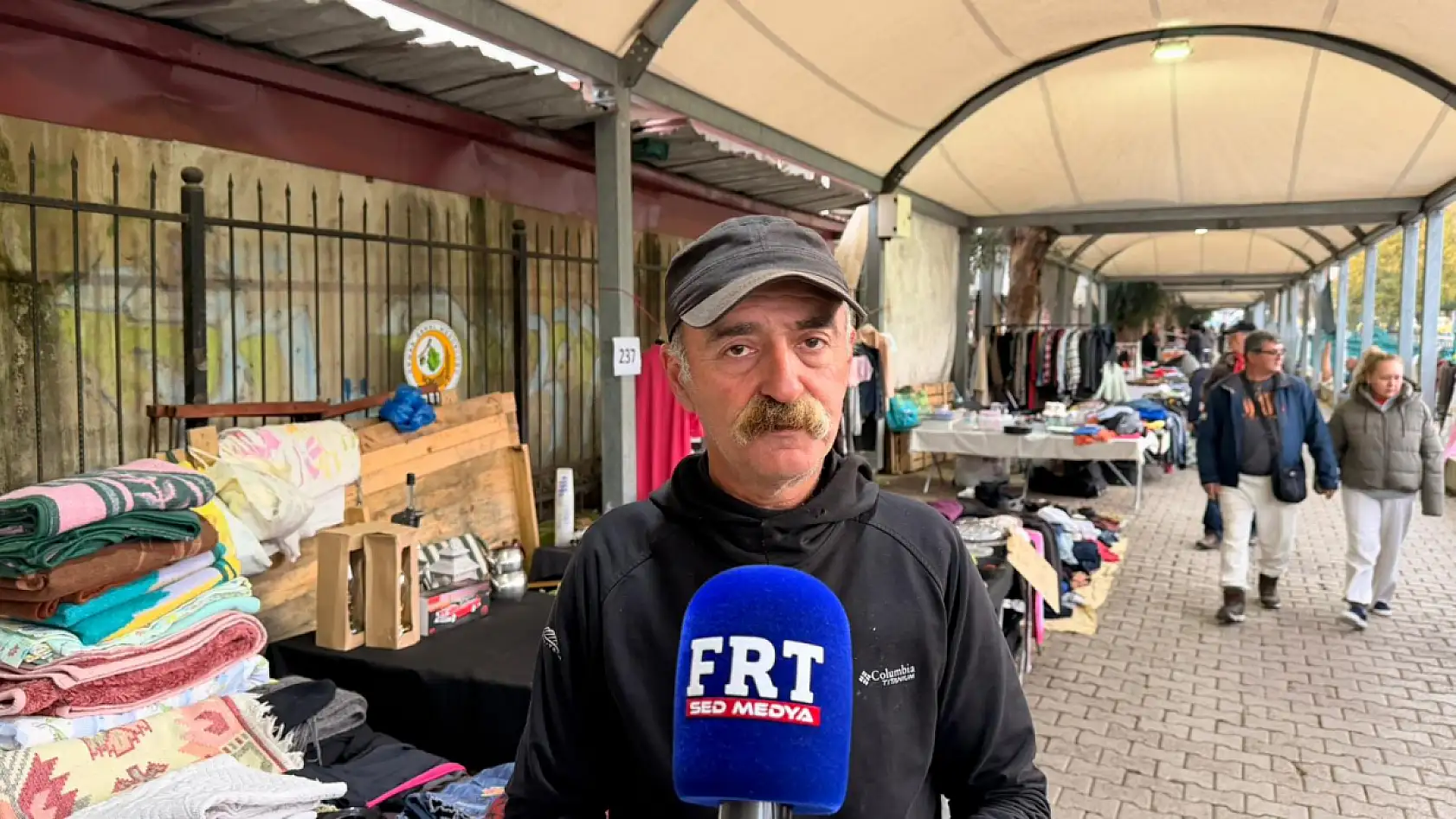 Fethiye ikinci el pazarında uygun fiyatlı kitaplar ilgi görüyor