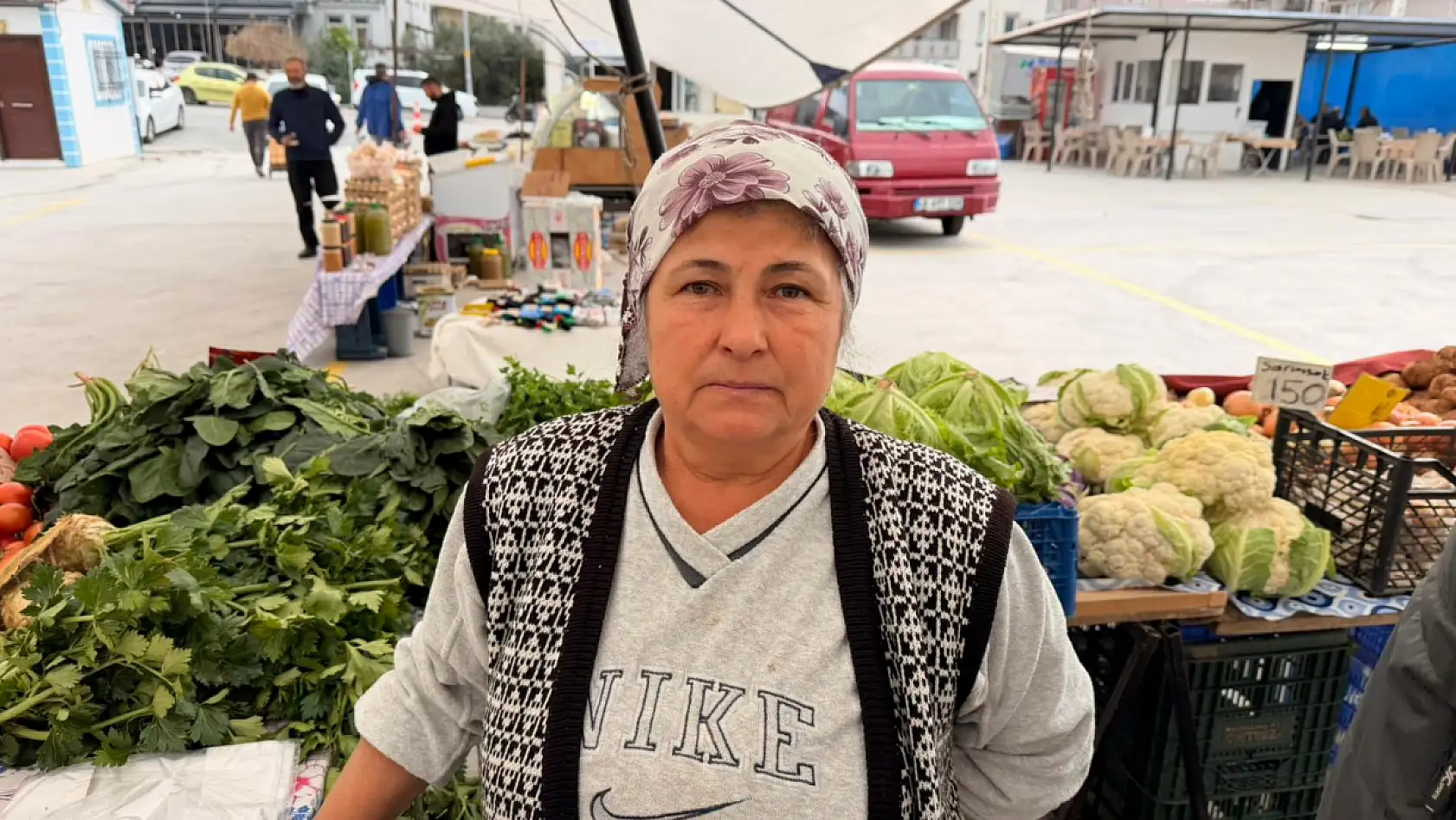 Fethiye Perşembe Pazarı Esnafı Ayfer Göktepe: 'Hava Şartları Pazarı Olumsuz Etkiliyor'