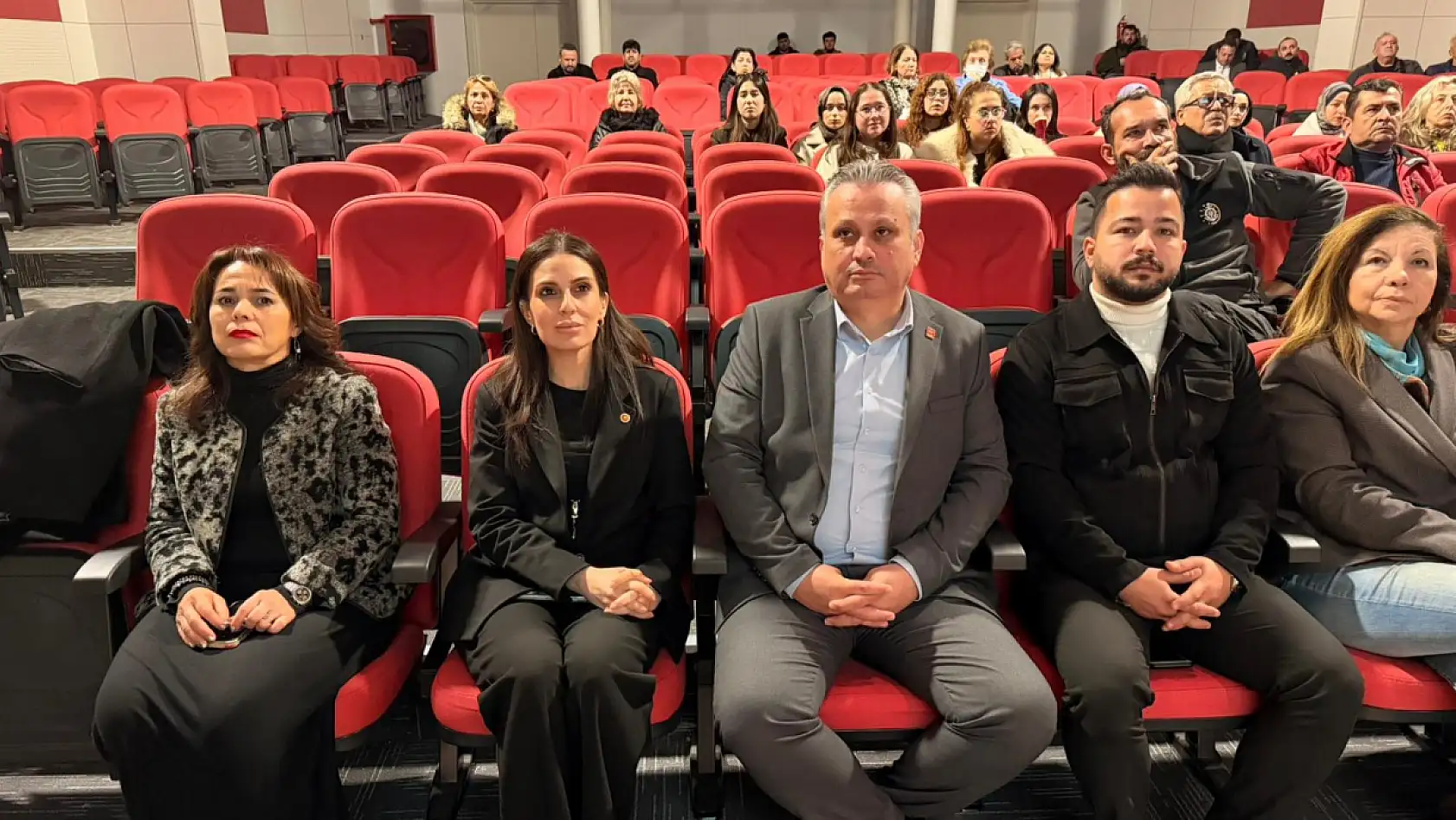 CHP Fethiye'den 'Bağımlılık Anlamak ve Önlemek' sunumu