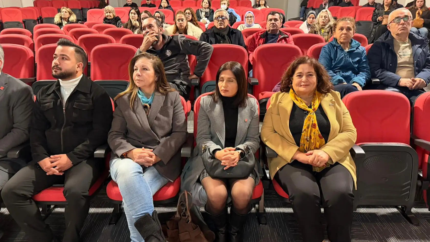 CHP Fethiye'den 'Bağımlılık Anlamak ve Önlemek' sunumu