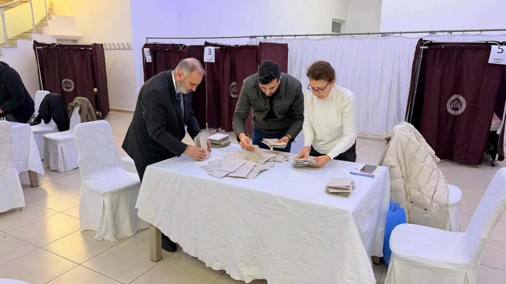 Seydikemer Esnaf Odası'nda oy verme tamamlandı, sayım başladı