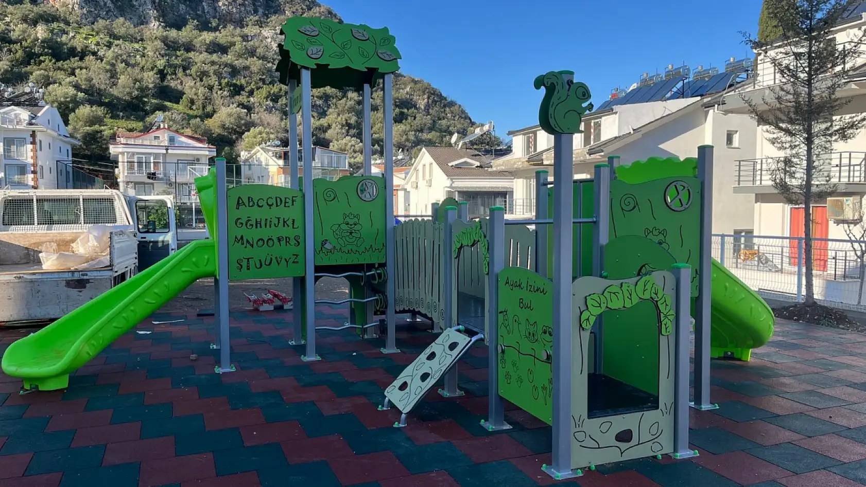 Fethiye Karapınar'da oyun parkı tamamlanıyor