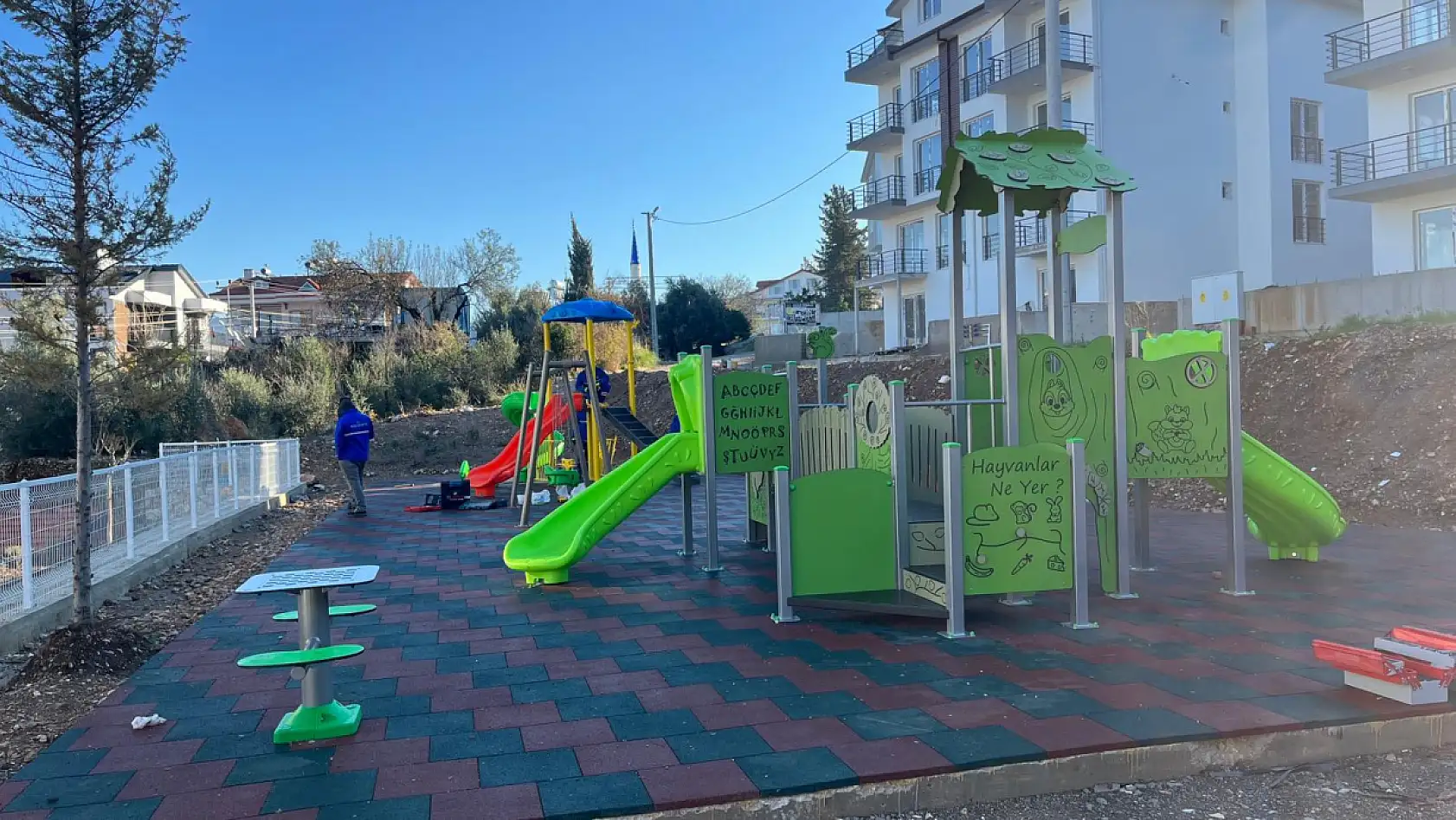 Fethiye Karapınar'da oyun parkı tamamlanıyor