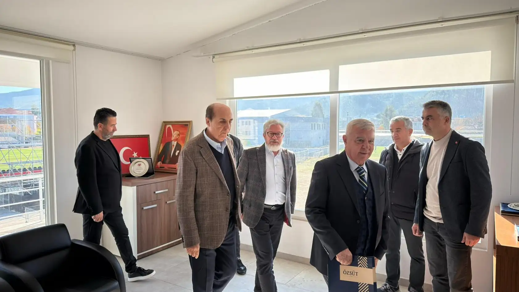 Aydın Ayaydın'dan Fethiyespor'a destek ziyareti