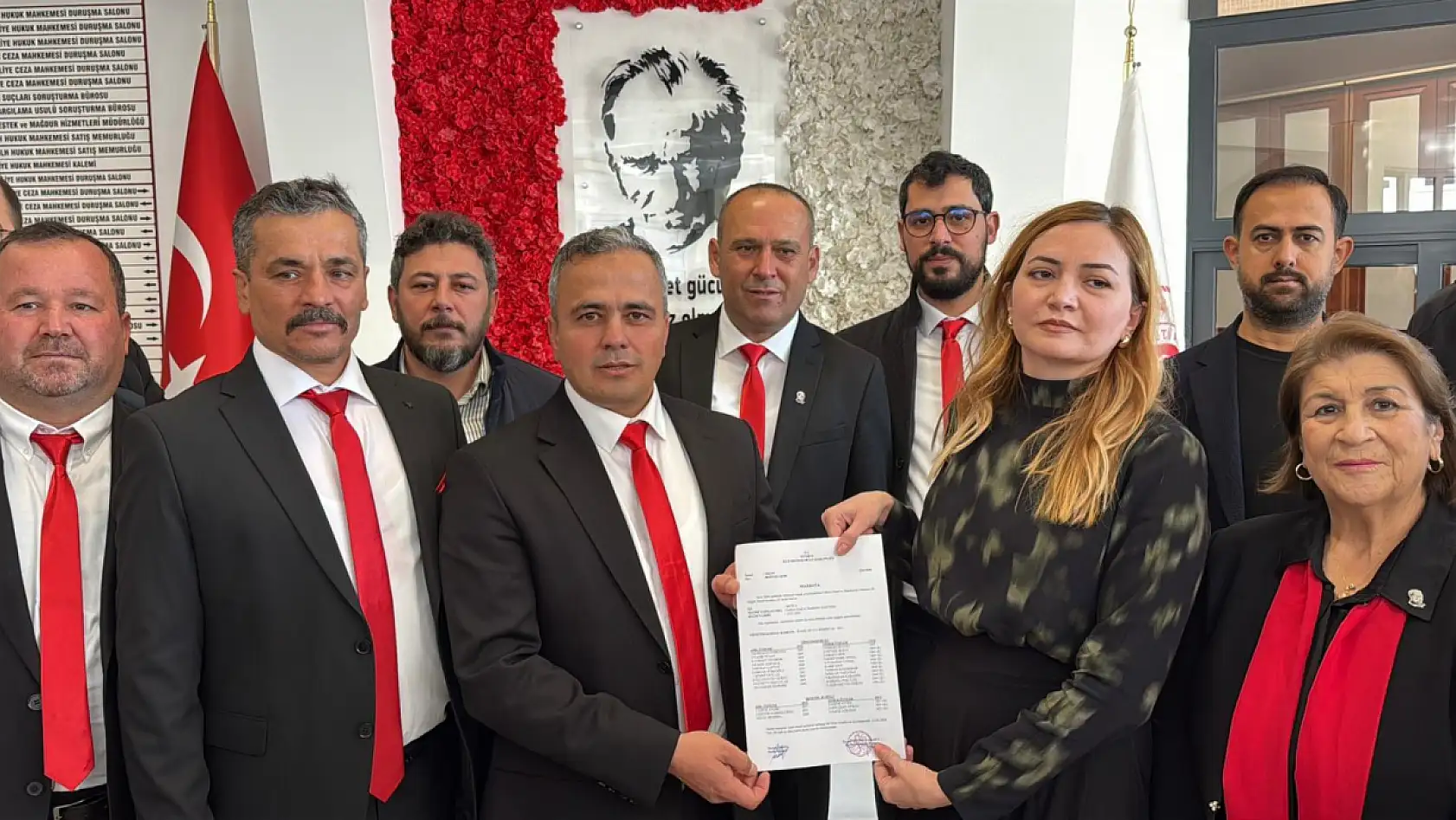 Fethiye Esnaf ve Sanatkarlar Odası Başkanı Kamil Mutlu Demirtaş mazbatasını aldı