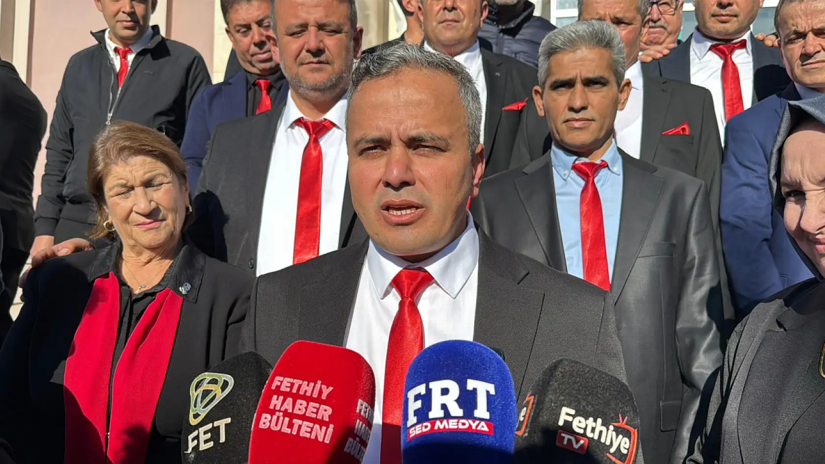Fethiye Esnaf ve Sanatkarlar Odası Başkanı Kamil Mutlu Demirtaş mazbatasını aldı