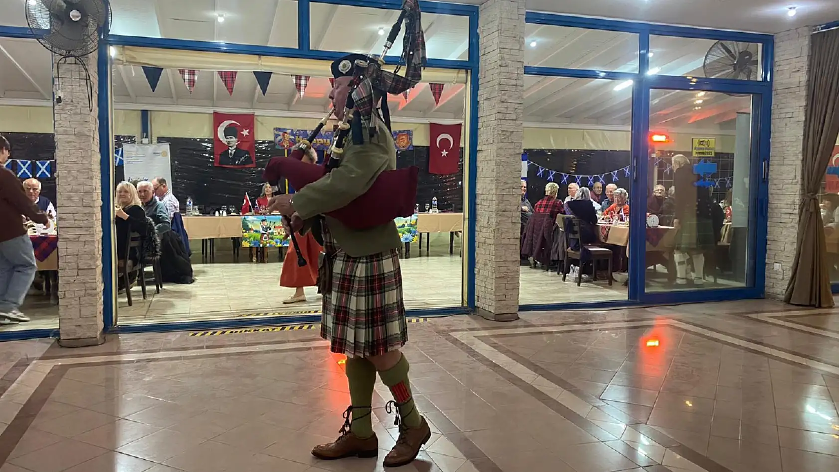 Fethiye'de 'İskoç Gecesi' renkli görüntülere sahne oldu