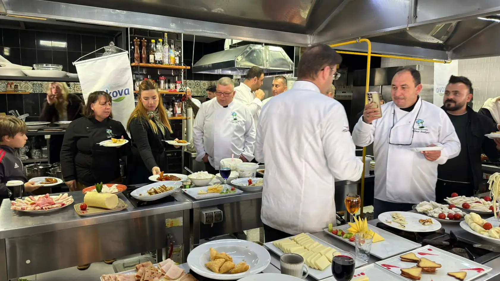 Şef Mavi'den Fethiye'de süt ürünleriyle demo günü