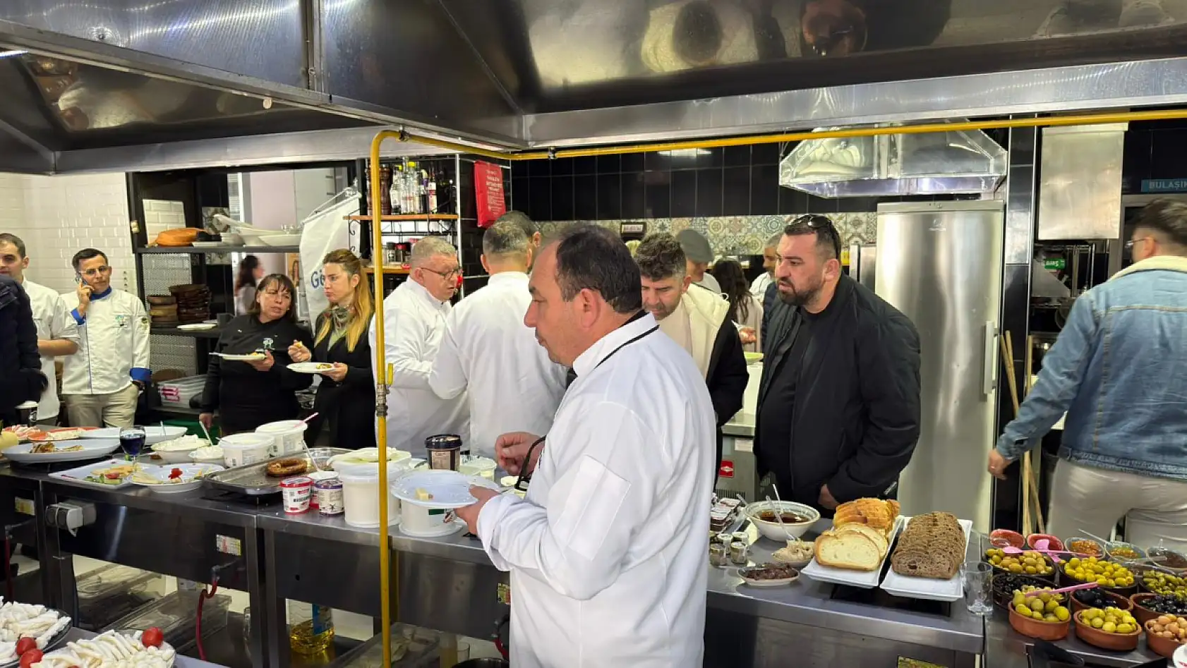 Şef Mavi'den Fethiye'de süt ürünleriyle demo günü