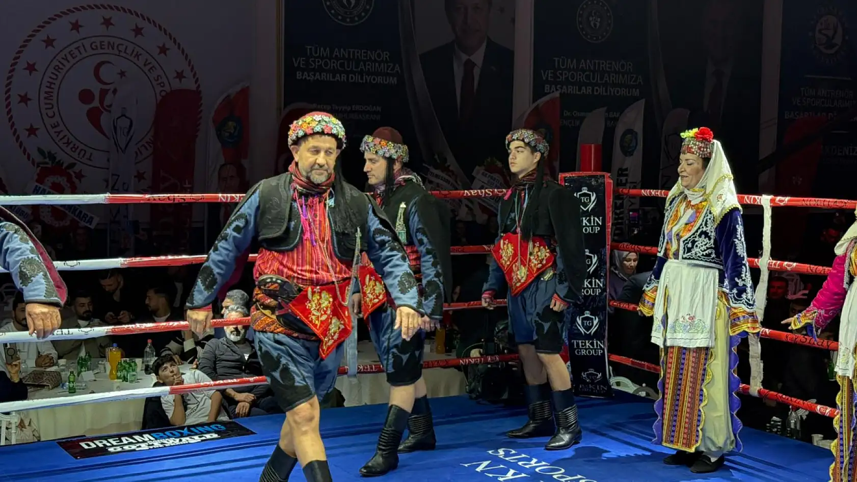 Şükrü Altay'dan Seydikemer'de Tarihi Zafer: 3 WBC Kemerini Birden Kazandı