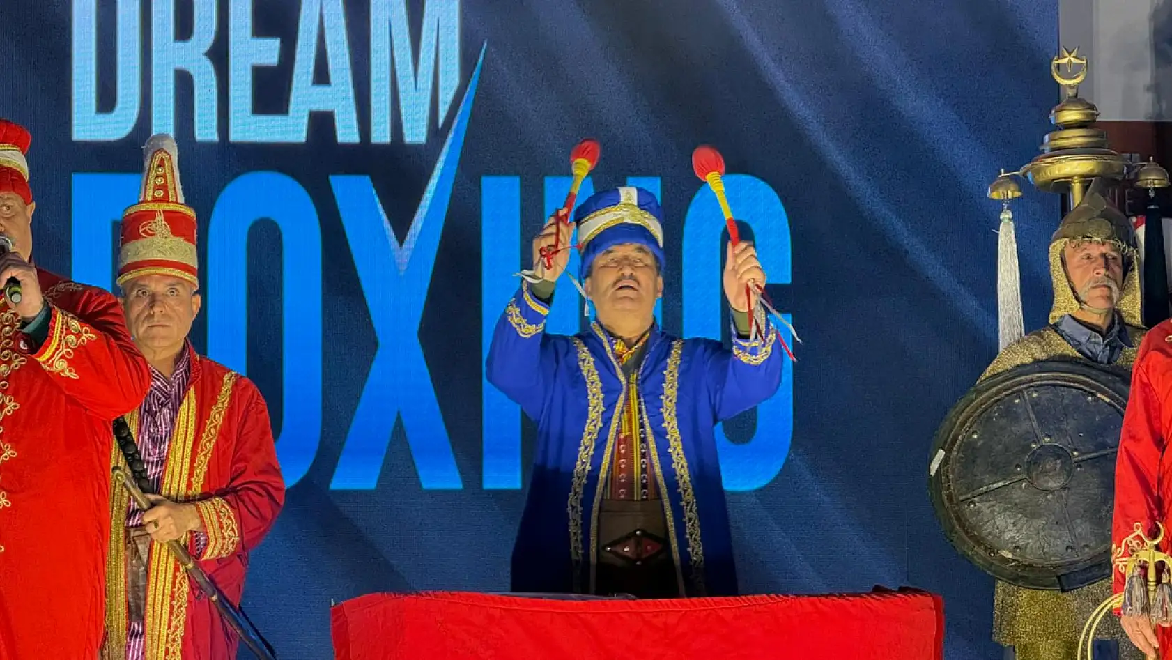 Şükrü Altay'dan Seydikemer'de Tarihi Zafer: 3 WBC Kemerini Birden Kazandı