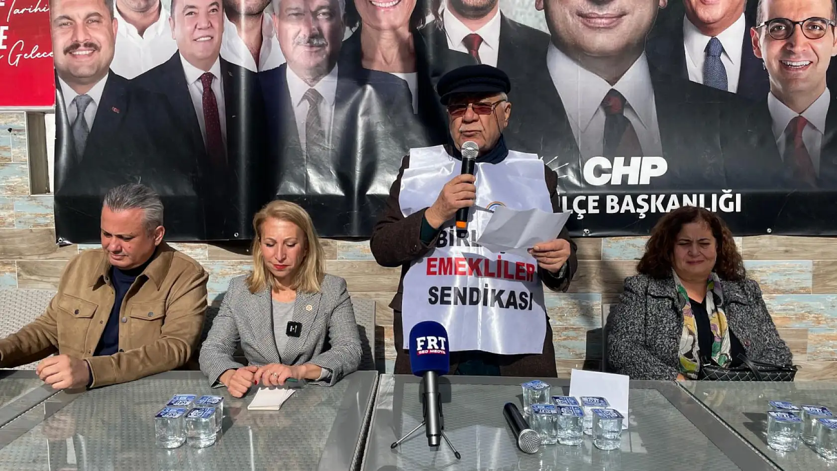 CHP Fethiye'de emeklilerle buluştu: 'Onurlu ve insanca yaşam hakkımız'