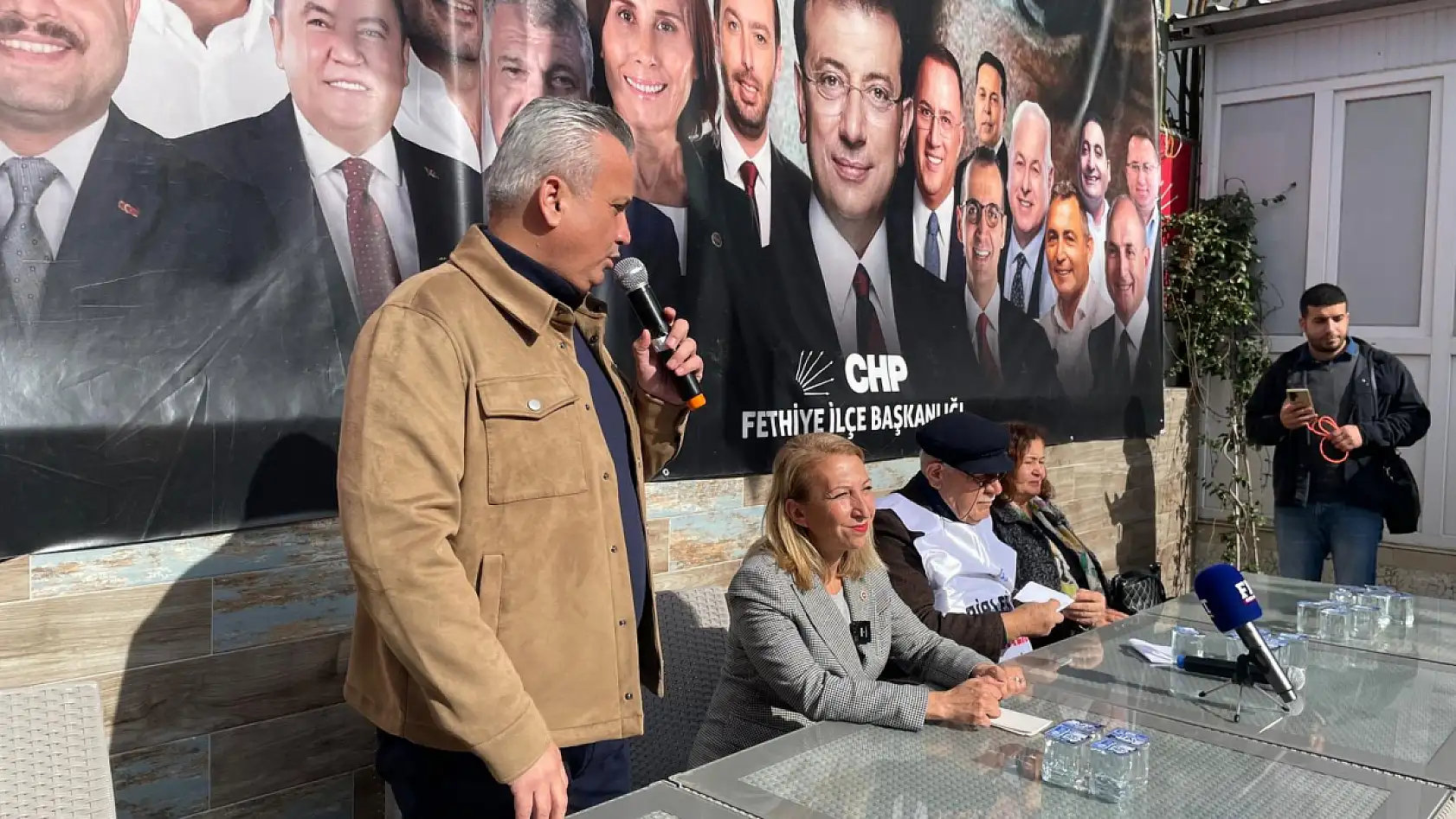 CHP Fethiye'de emeklilerle buluştu: 'Onurlu ve insanca yaşam hakkımız'