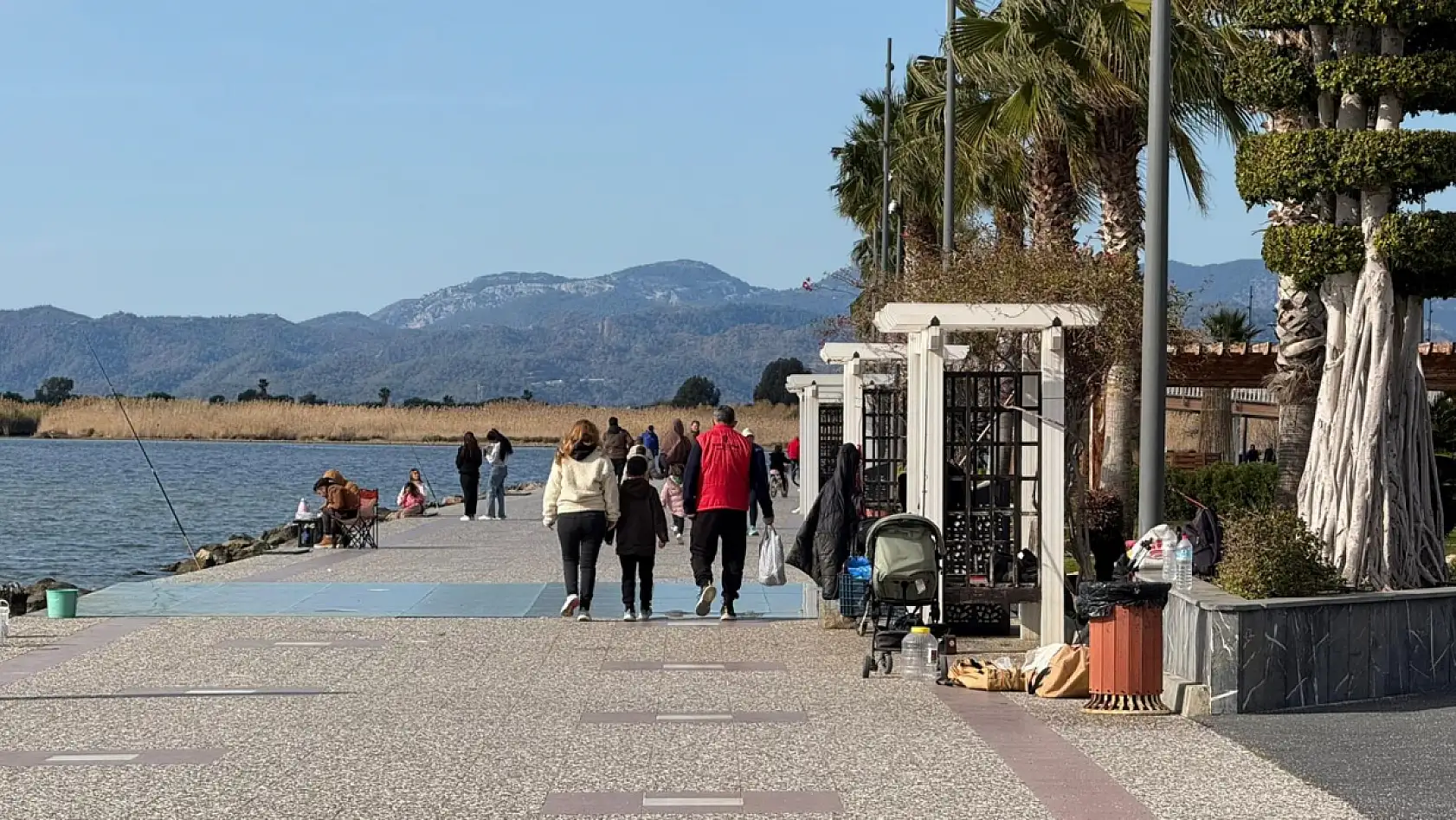 Fethiye'de güzel hava Kordon Boyu'nu hareketlendirdi
