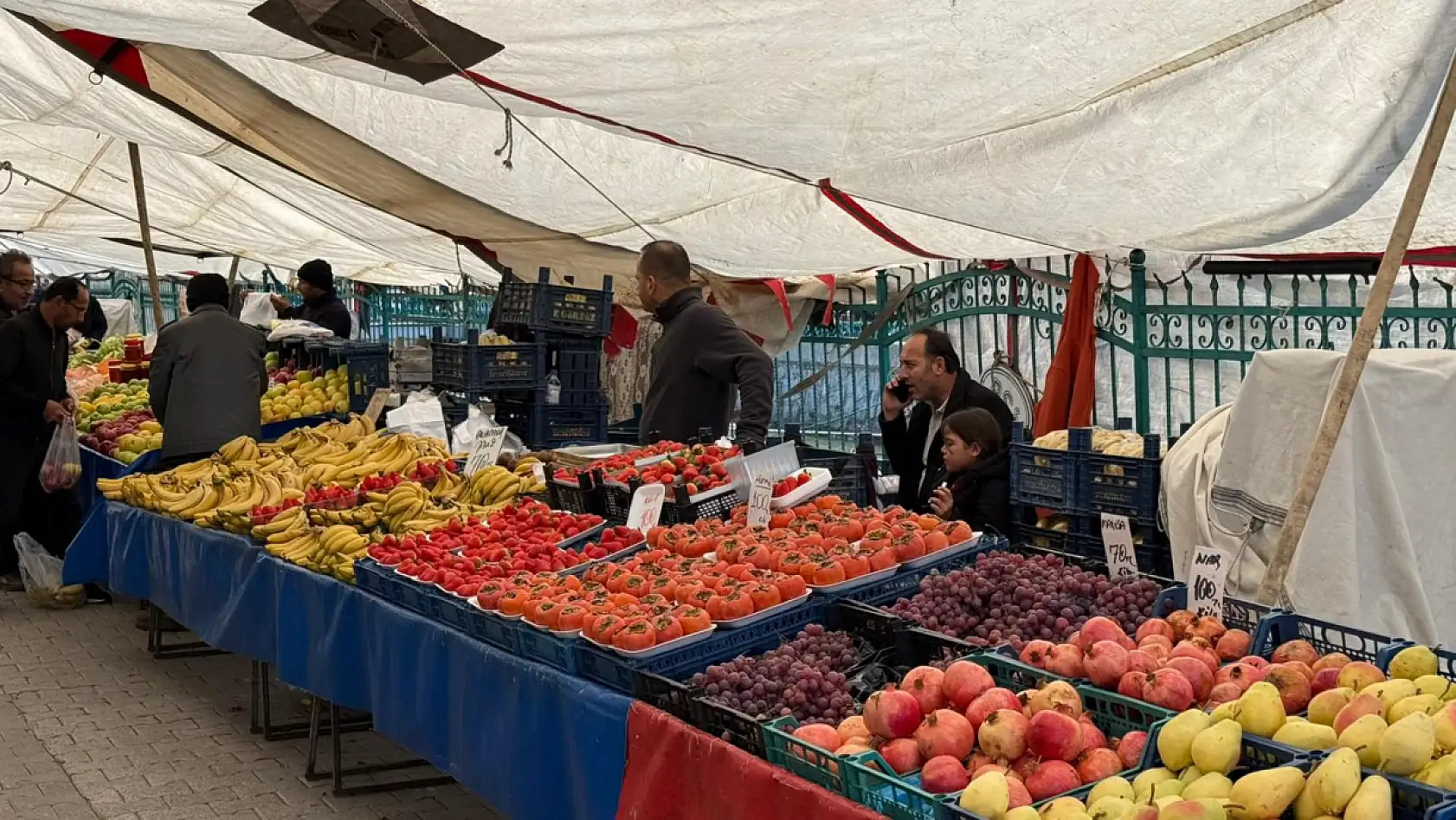 Fethiye Salı Pazarı'nda durgunluk: Üretimdeki sıkıntılar fiyatları yükseltti