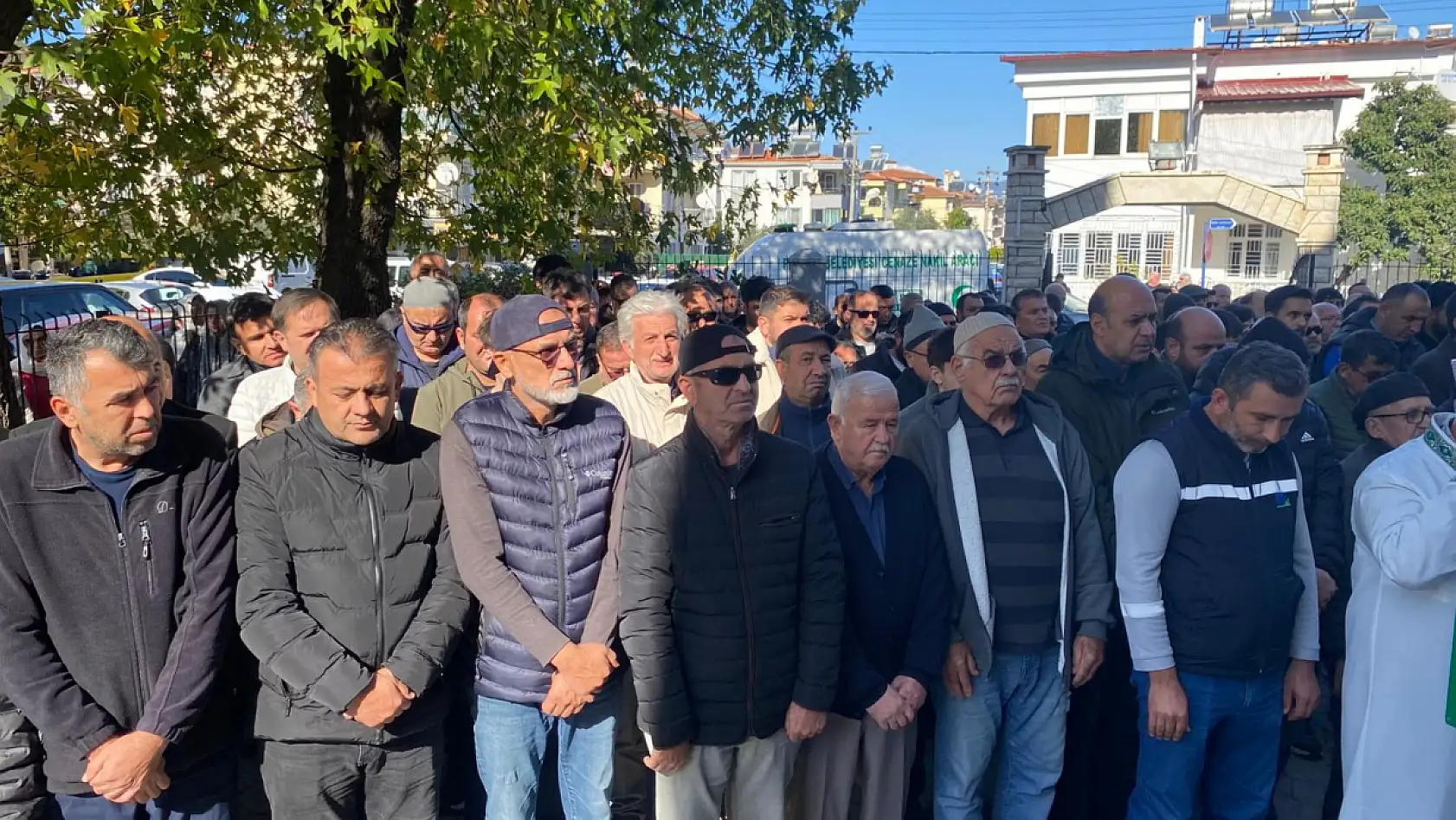 Fethiye'de sevilen isim İsmet Tokgöz son yolculuğuna dualarla uğurlandı