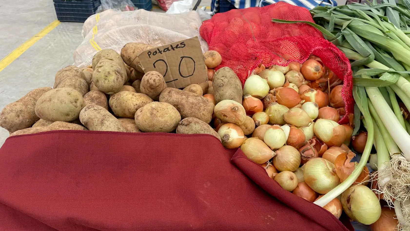 Fethiye Taşyaka Perşembe Pazarı'nda sebze fiyatları