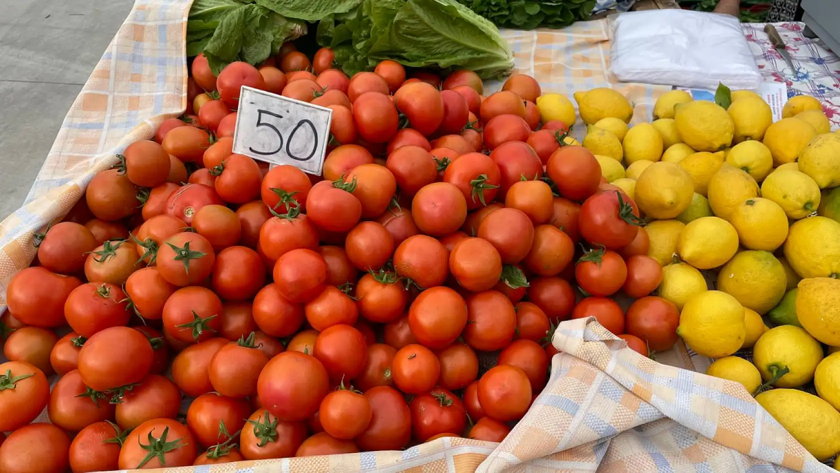 Fethiye Taşyaka Perşembe Pazarı'nda sebze fiyatları