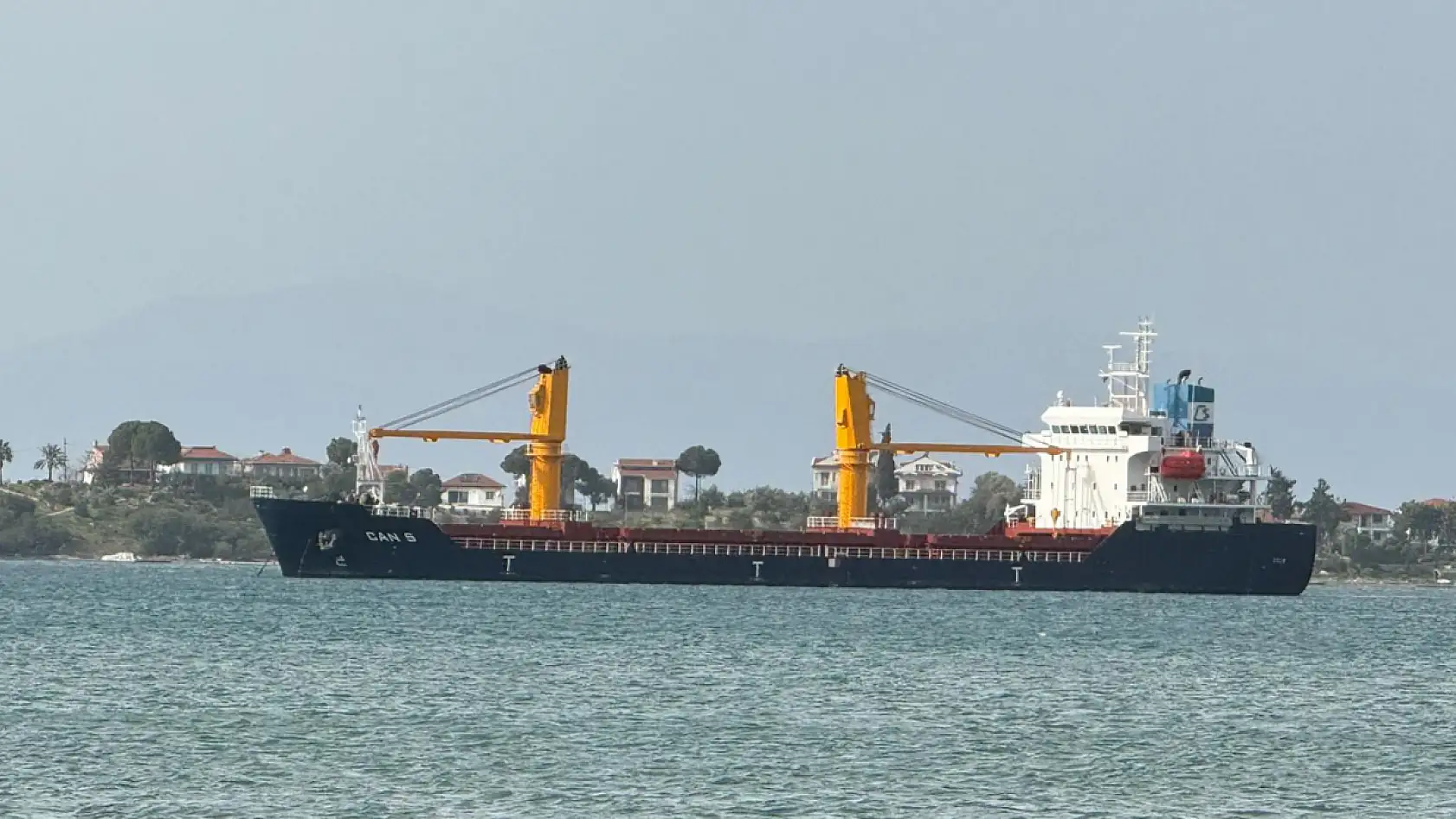 Fethiye Körfezi'ne 'CAN S' gemisi demirledi