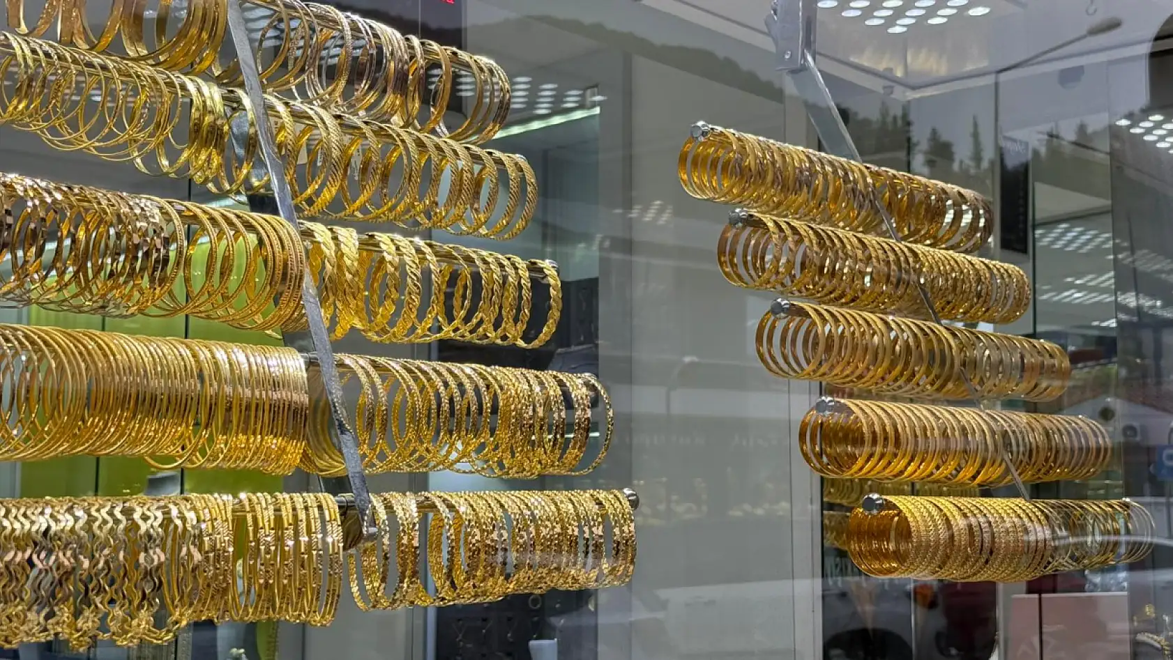 Fethiye D Diamond'dan yatırımcılara altın alım tavsiyesi Gram altın 7 bin TL'yi aştı!