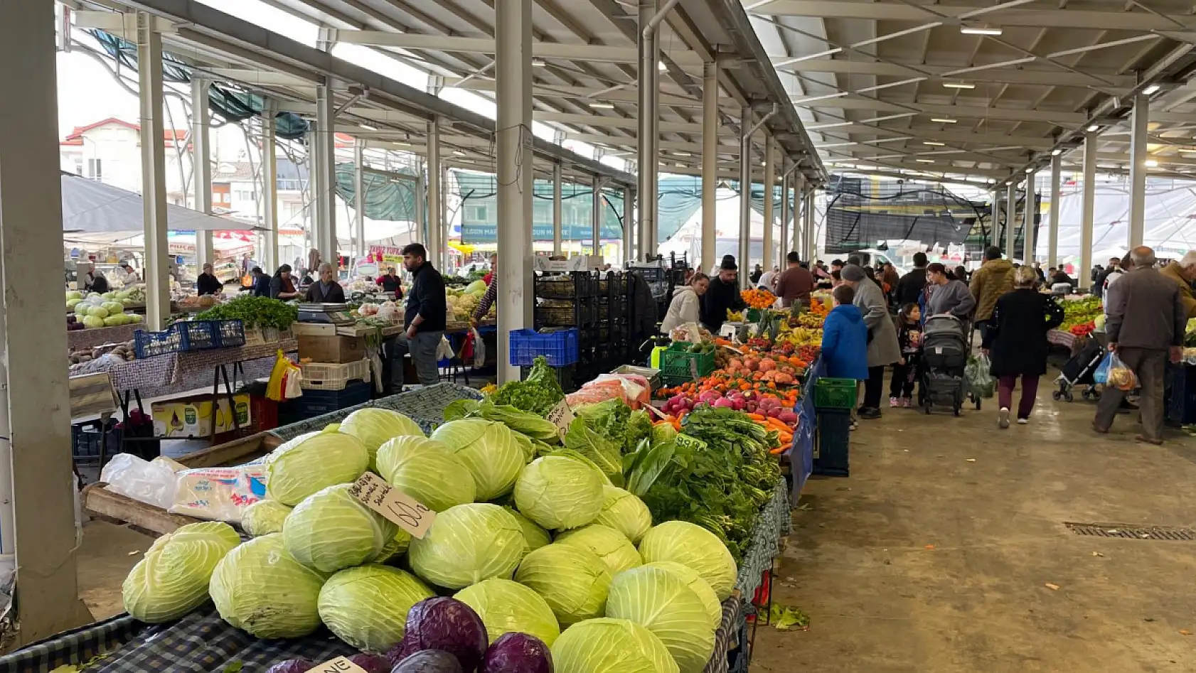 Fethiye Patlangıç Pazarı'nda gündem yine fiyatlar oldu
