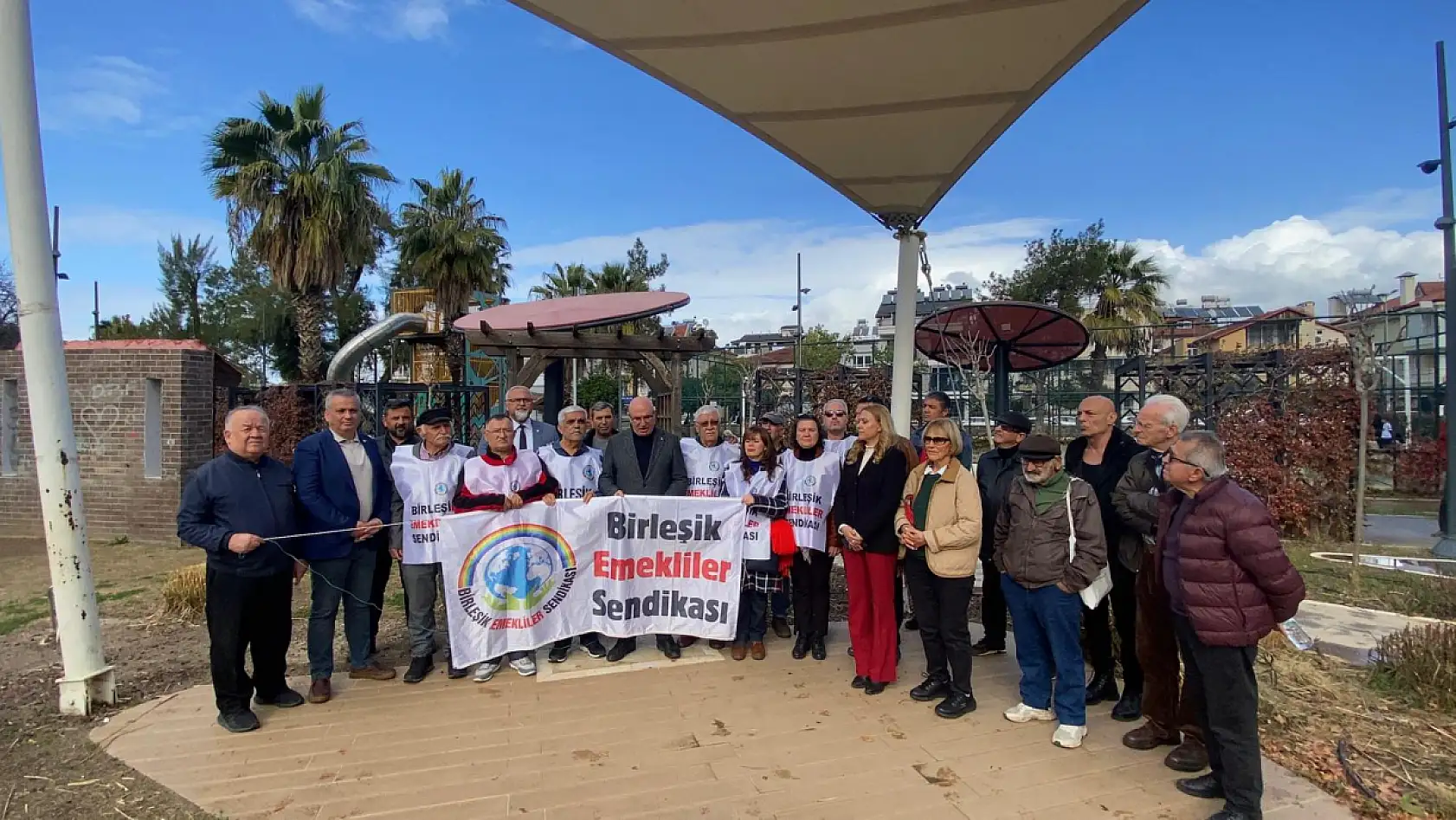 CHP'li Mahmut Tanal Fethiye'de defalarca tekrarladı: 'Emekliler gariban değildir'