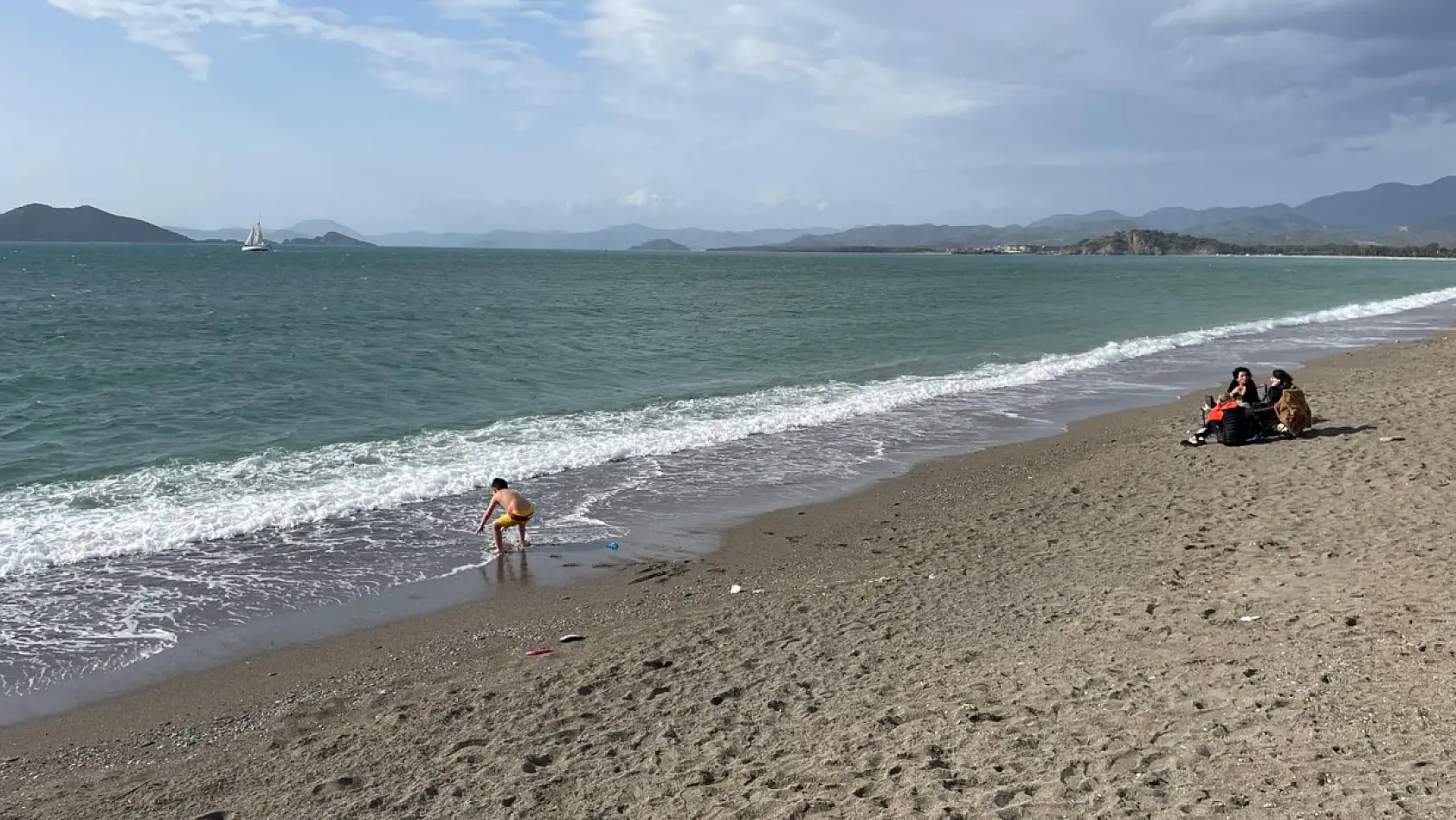 Türkiye donarken Fethiye'de deniz keyfi