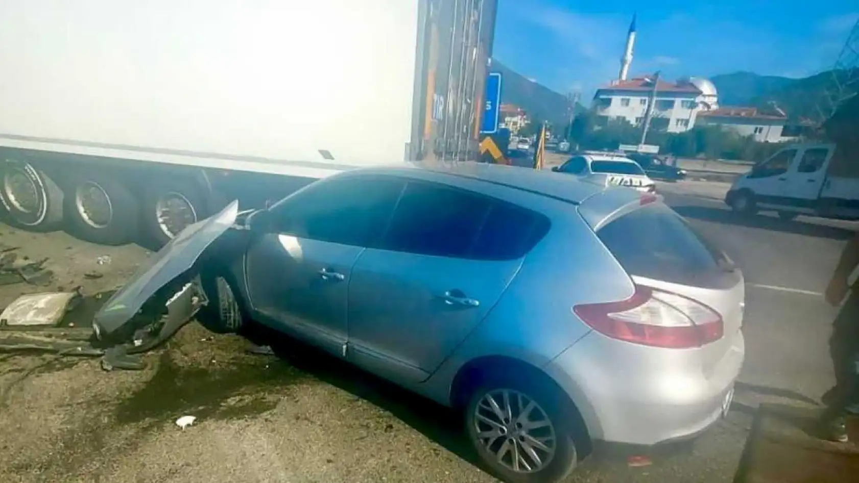 Ortaca Hak Kavşağı'nda trafik kazası: 1 yaralı