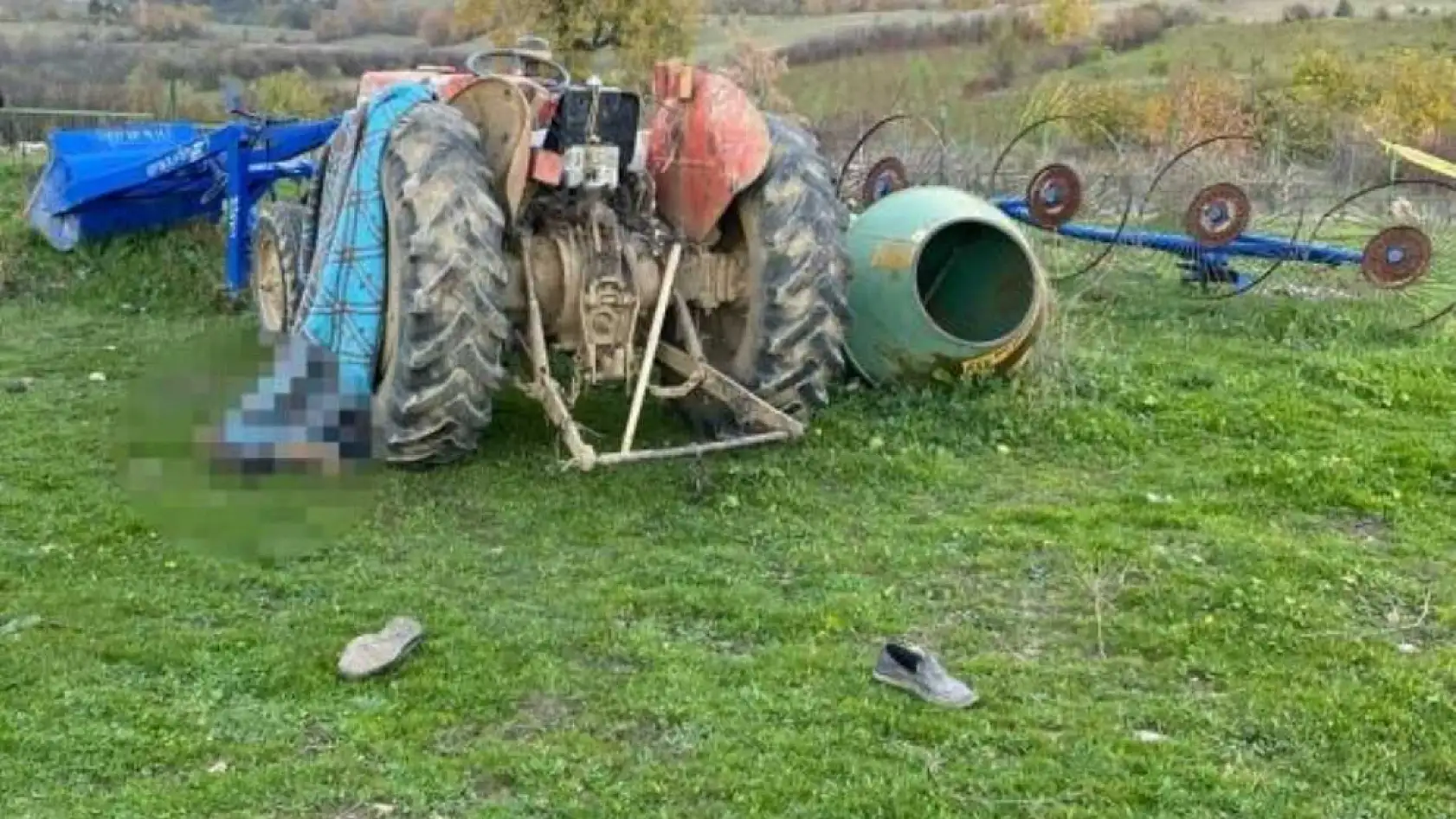 Traktörün altında kalan yaşlı adam hayatını kaybetti