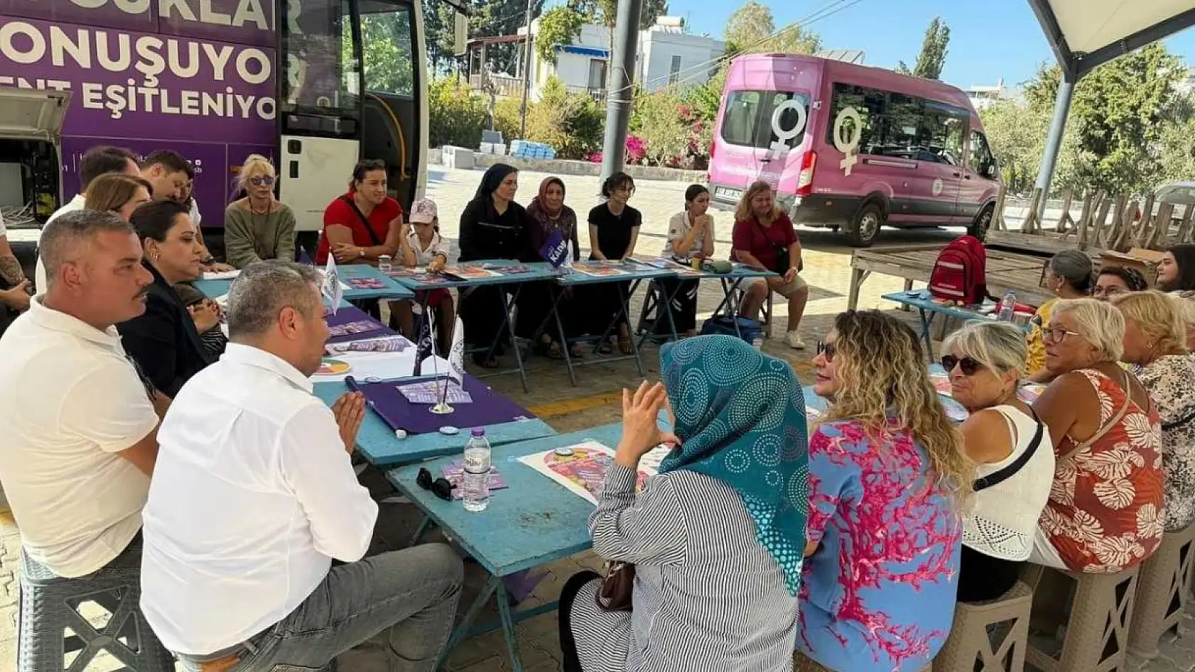 Muğla'da Gezici Dayanışma Otobüsü Yollarda