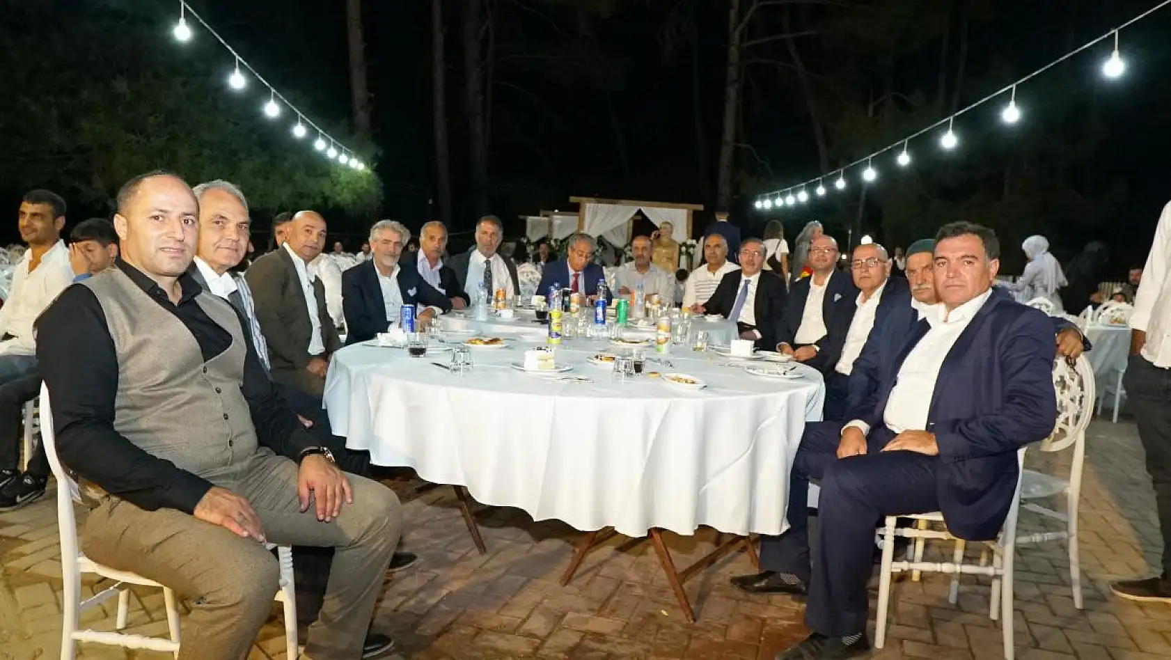 Kurt ile Çelik Çiftinin Dillere Destan Düğünü