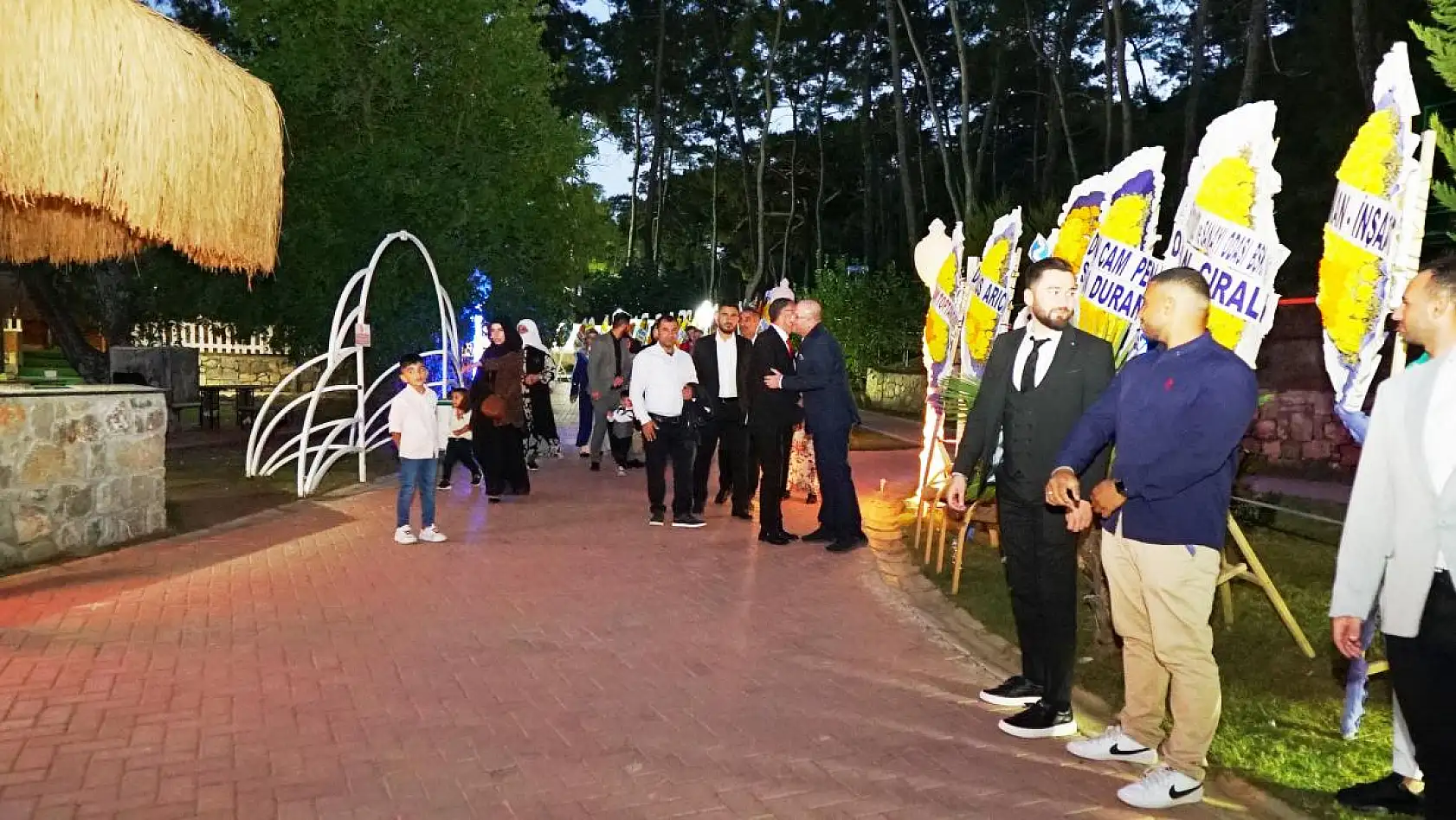 Kurt ile Çelik Çiftinin Dillere Destan Düğünü