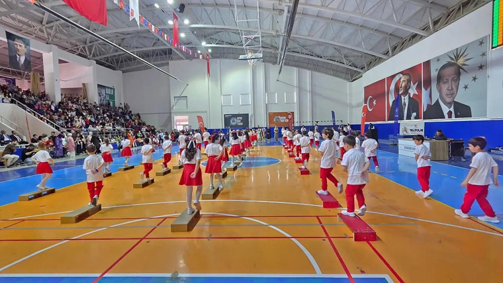 Seydikemer'de 23 Nisan Ulusal Egemenlik ve Çocuk Bayramı Coşkusu