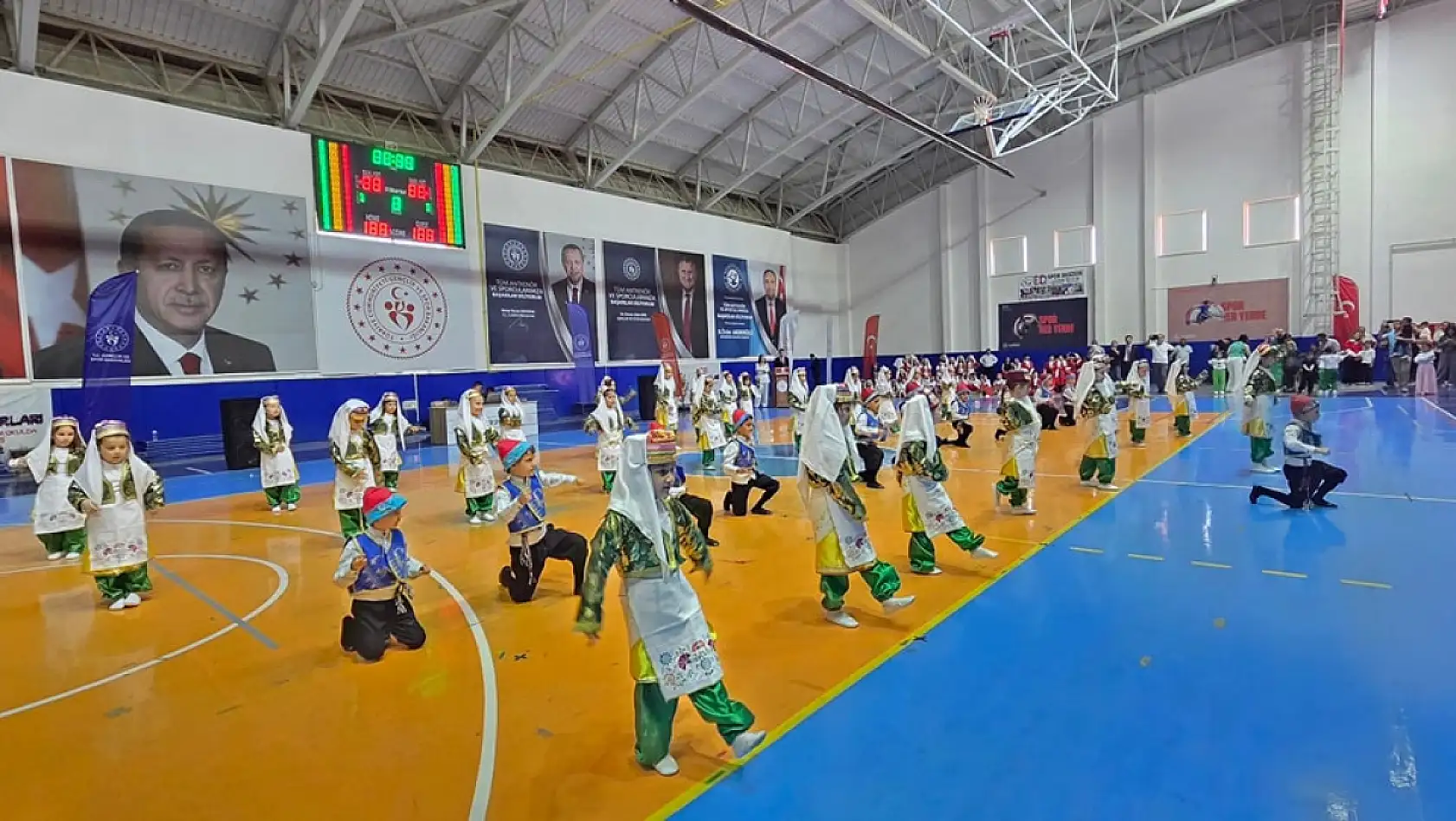 Seydikemer'de 23 Nisan Ulusal Egemenlik ve Çocuk Bayramı Coşkusu