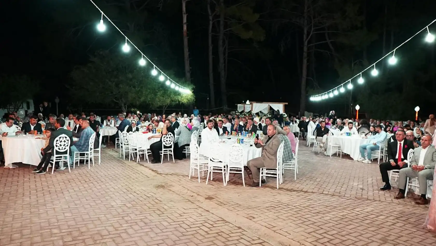 Kurt ile Çelik Çiftinin Dillere Destan Düğünü