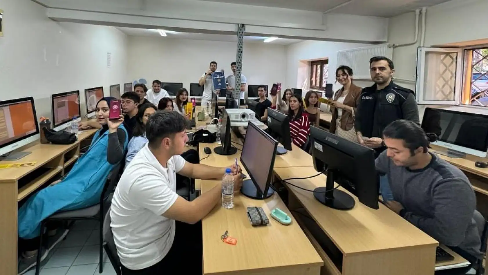 Öğrencilere 'KADES''in önemi anlatıldı