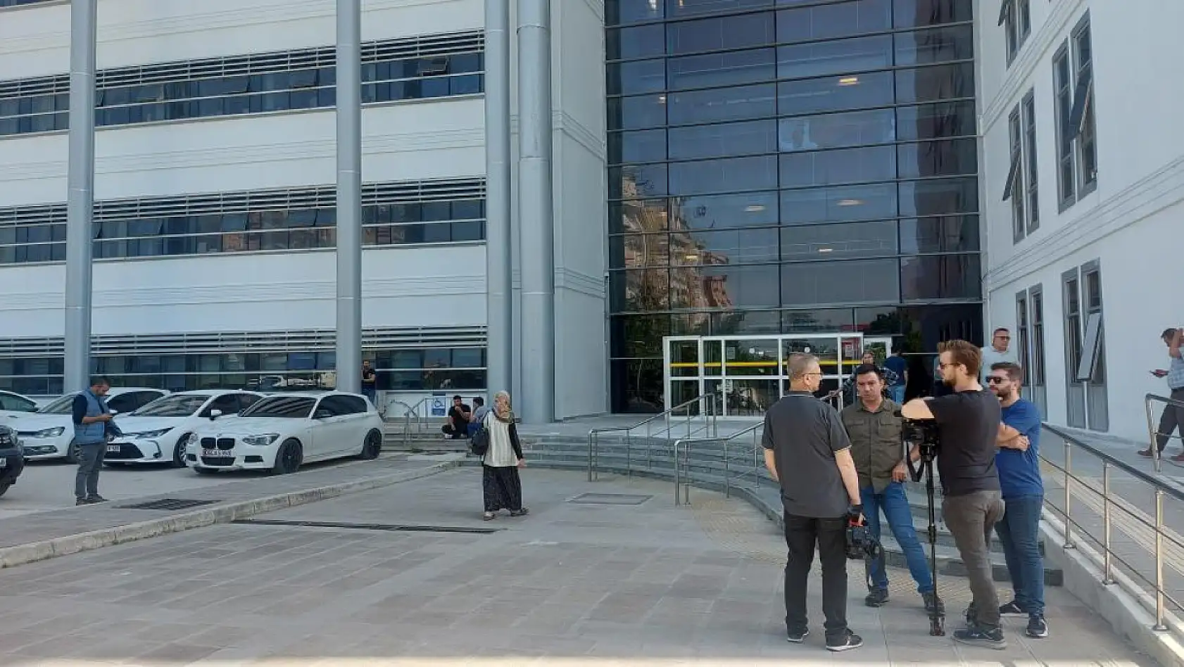 Bine yakın insana mezar olan Rönesans Rezidans davasının ilk duruşması bugün