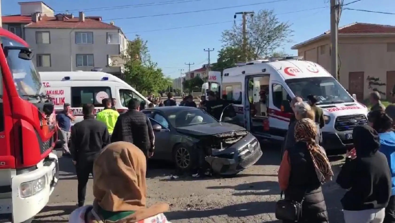 Otomobiller çarpıştı: 1 yaralı