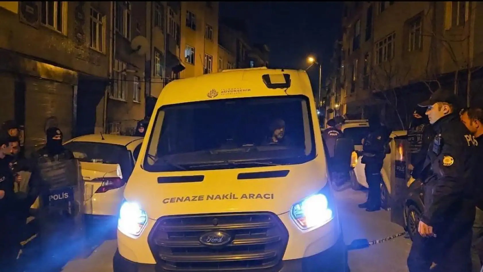 İstanbul'da aile faciası: Annesini, babasını, kardeşini ve babaannesini öldürdü