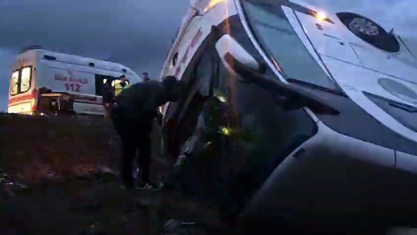 Korkunç otobüs kazası! 2 ölü, 25 yaralı
