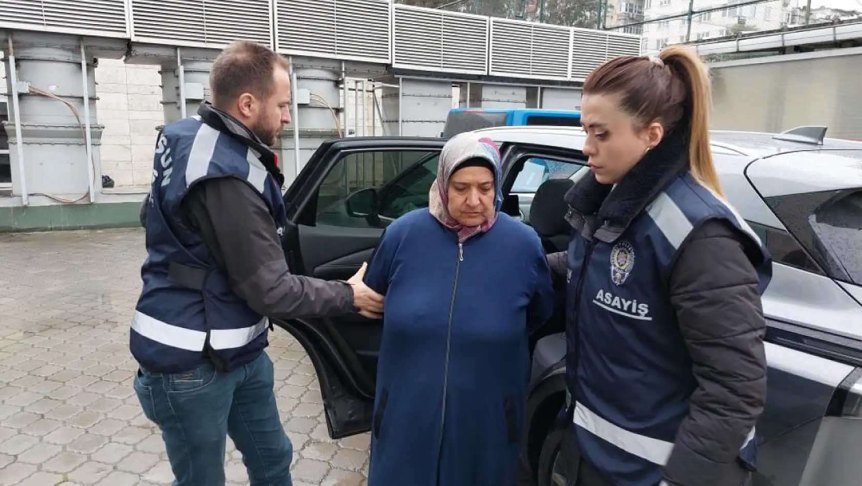 Öğretmen kızını boğarak öldüren anne banyoda bileğini keserek intihar süsü verdi