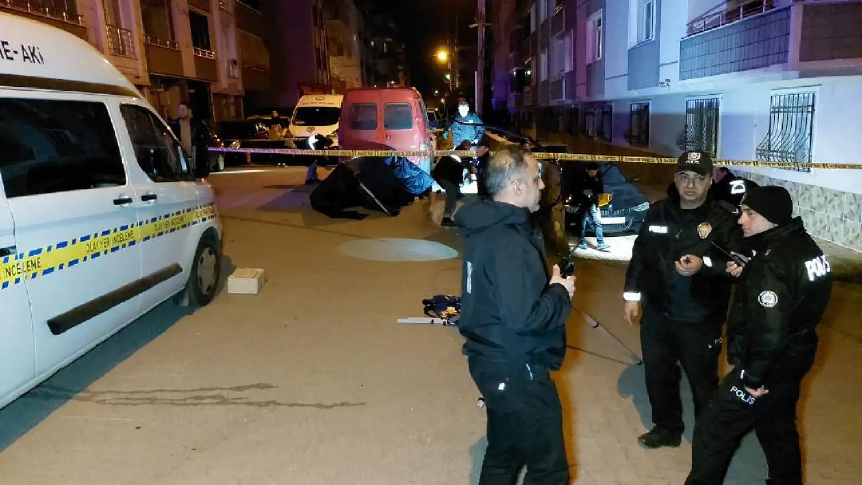 Koca dehşeti: Eşini sokak ortasında öldürdü