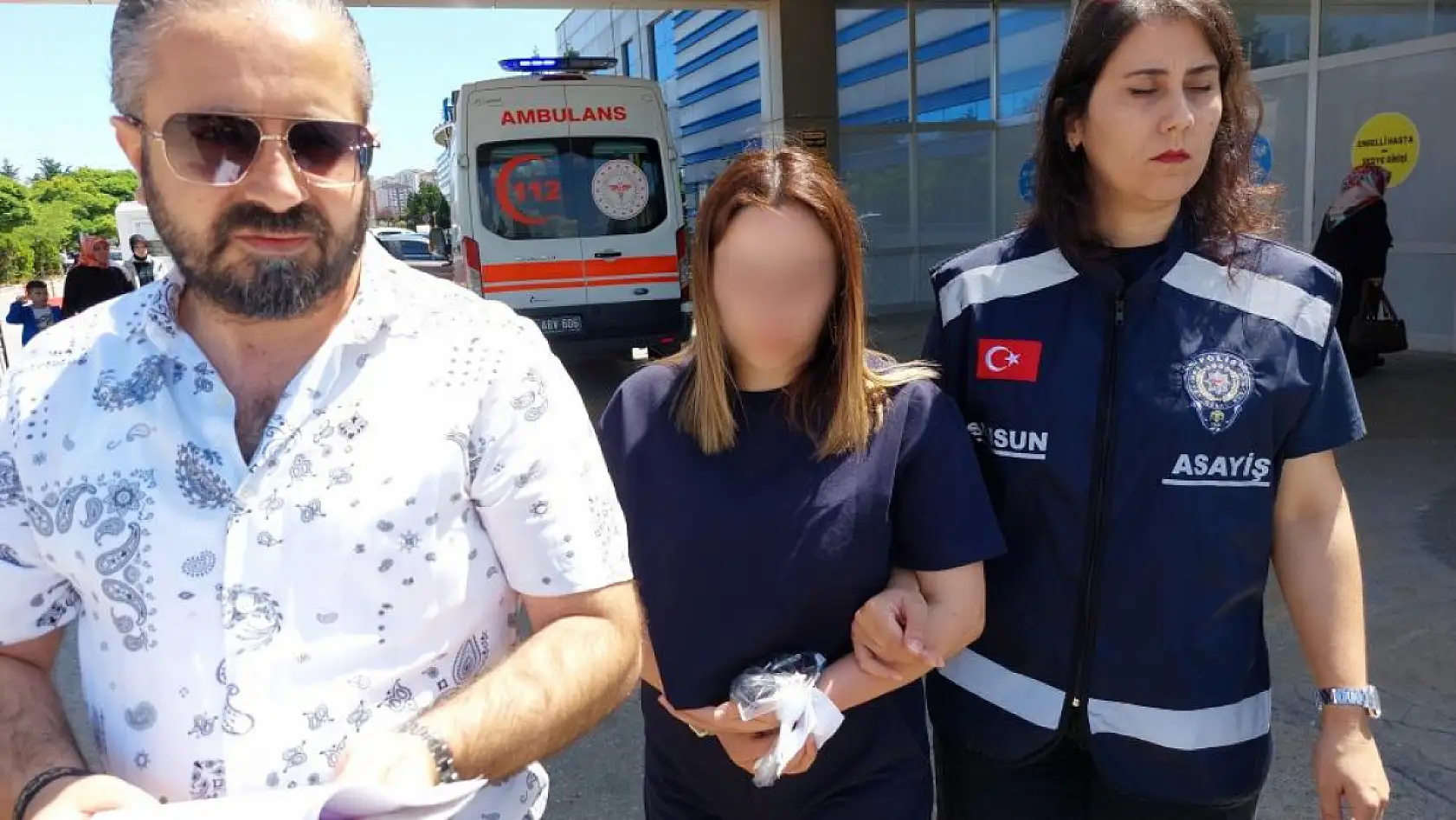 Evlilik vaadiyle 444 bin liralık altın aldıran kadınlar tuvalette kıyafet değiştirip kaçtılar