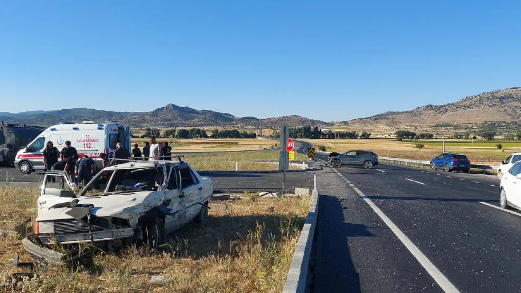 Burdur-Fethiye Yolu'nda İki Otomobil Çarpıştı: 2 Yaralı