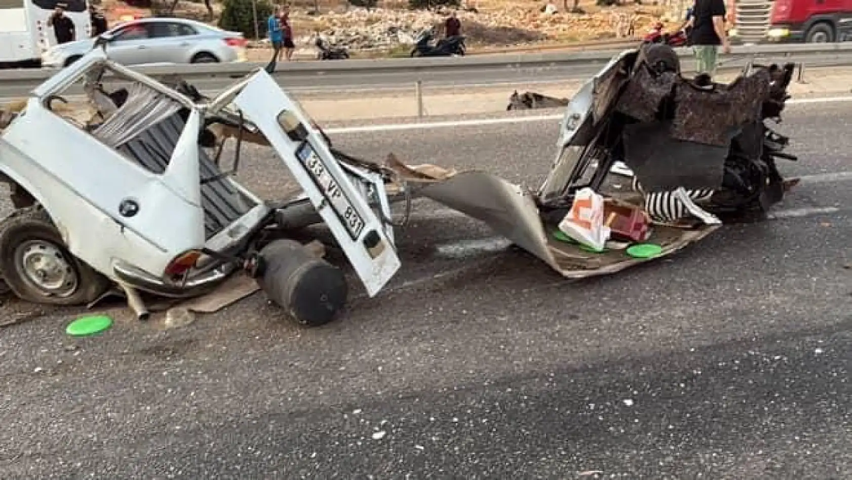 20 yaşındaki gencin acı sonu! Takla atan araçta can verdi