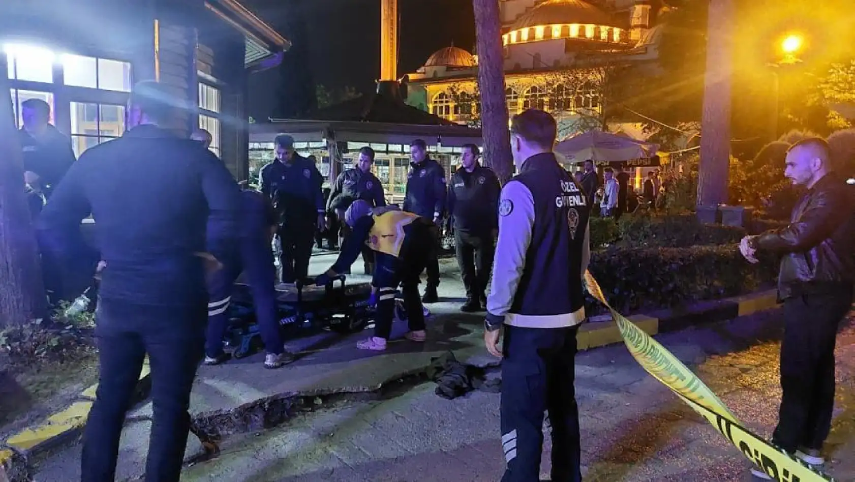 'Kızıma uyuşturucu sattın' diyerek kurşun yağdırdı: 1 yaralı