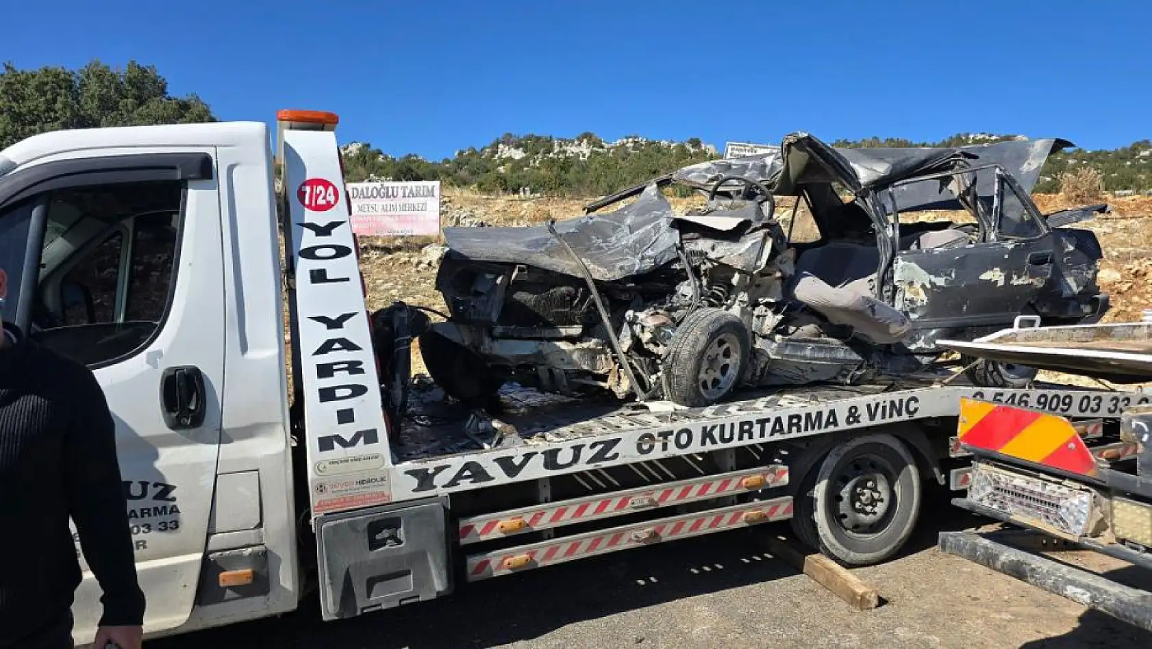 Feci Kaza: Midibüs ve Otomobil Çarpıştı: 3 Ölü, 12 Yaralı